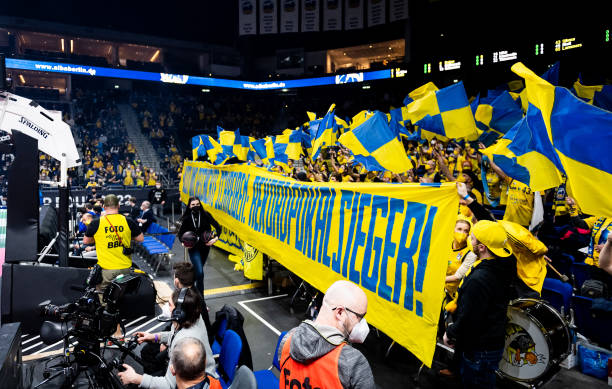 通过流畅的 通过流畅的