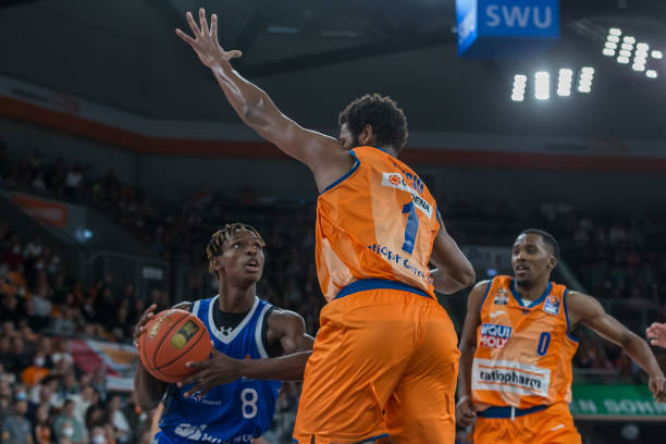 上展现出无 上展现出无