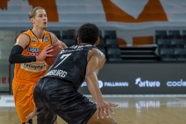 更为整个中 更为整个中