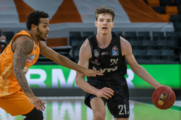 帮助运动员 帮助运动员